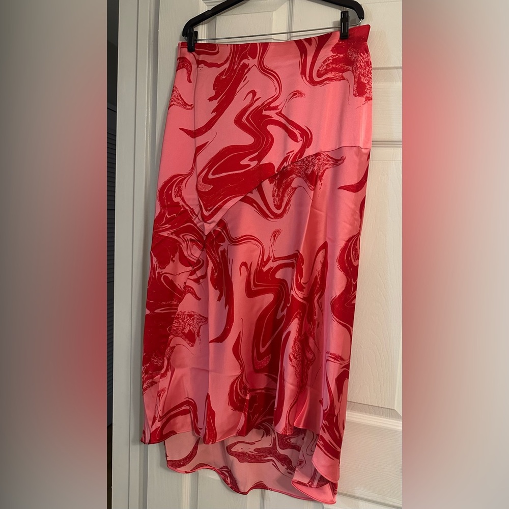 I.N.C Concepts, Silk skirt Red/Pink Swirl  2025